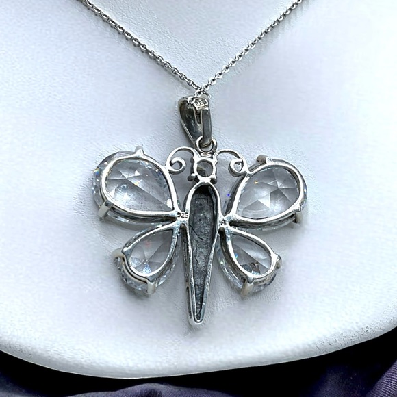 🌺Large Vintage Sterling Crystal Butterfly Necklace - Picture 9 of 13